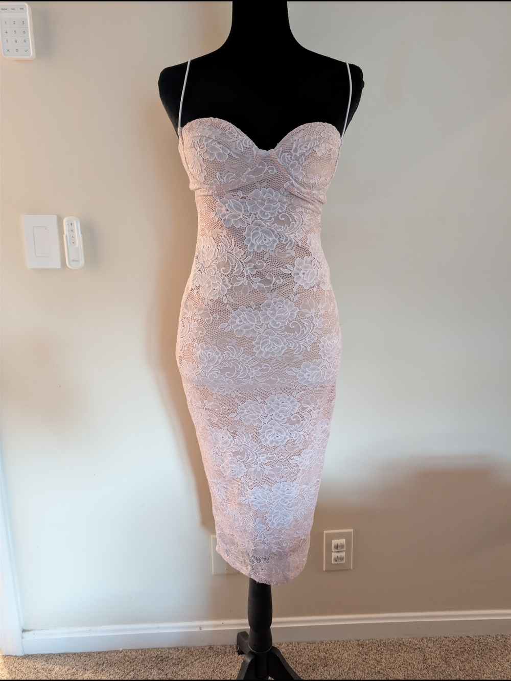 Nookie Nude Pink Lace Sweetheart Bodycon Midi Dress Medium